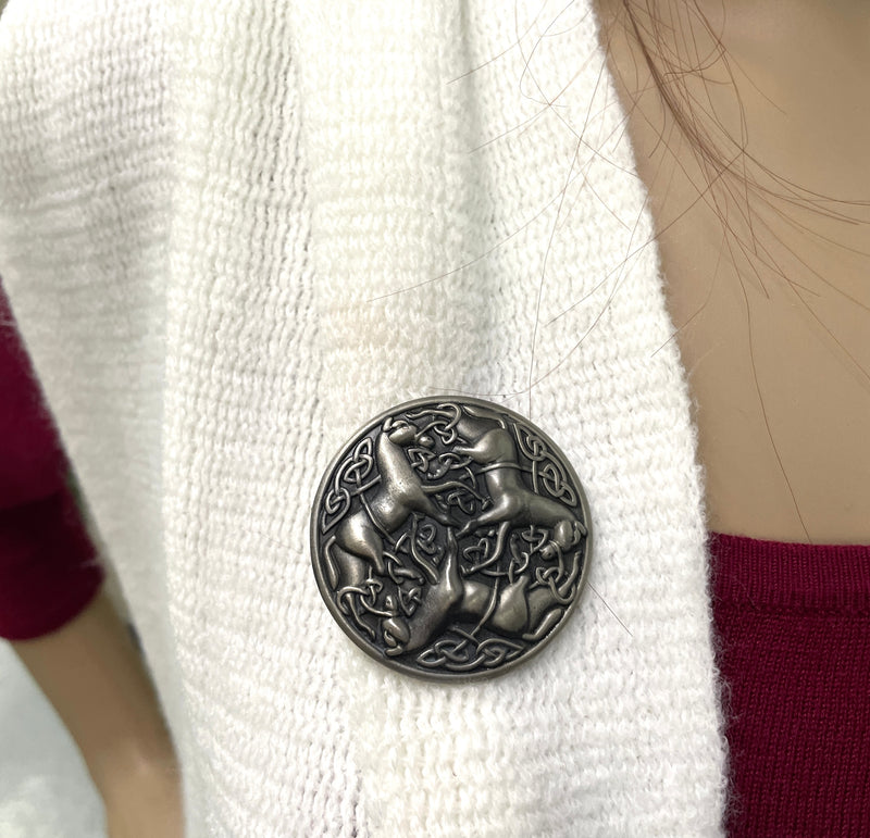 Celtic Three Horse pin/Brooch (#PEW69)