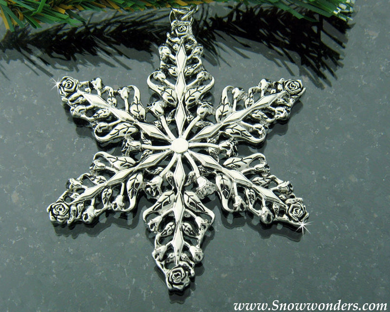 Blooming Rose and Rose Bud SnowWonders® Snowflake Ornament/Pendant, 6050, Roses Ornament, Christmas Ornament, Mother's Ornament, SW6050