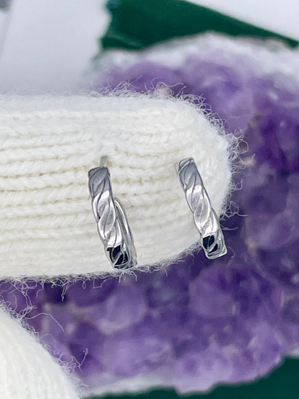 Celtic Knot Hoop Earrings. (s377)