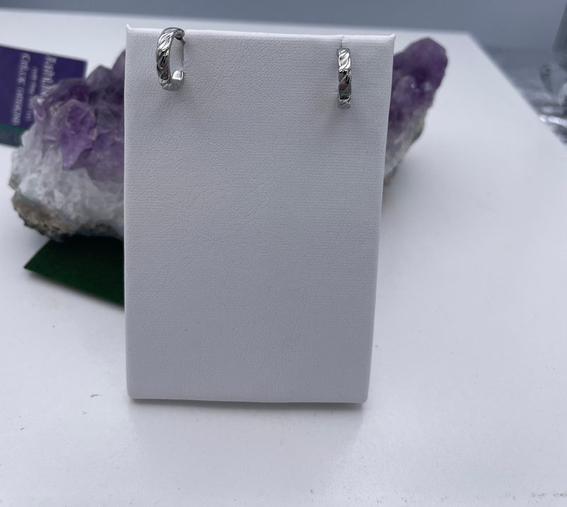 Celtic Knot Hoop Earrings. (s377)