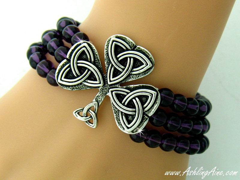 Celtic Knot Shamrock & Beaded Stretch Bracelet "The Flow of Life" JPEW6505 - Shop Palmers