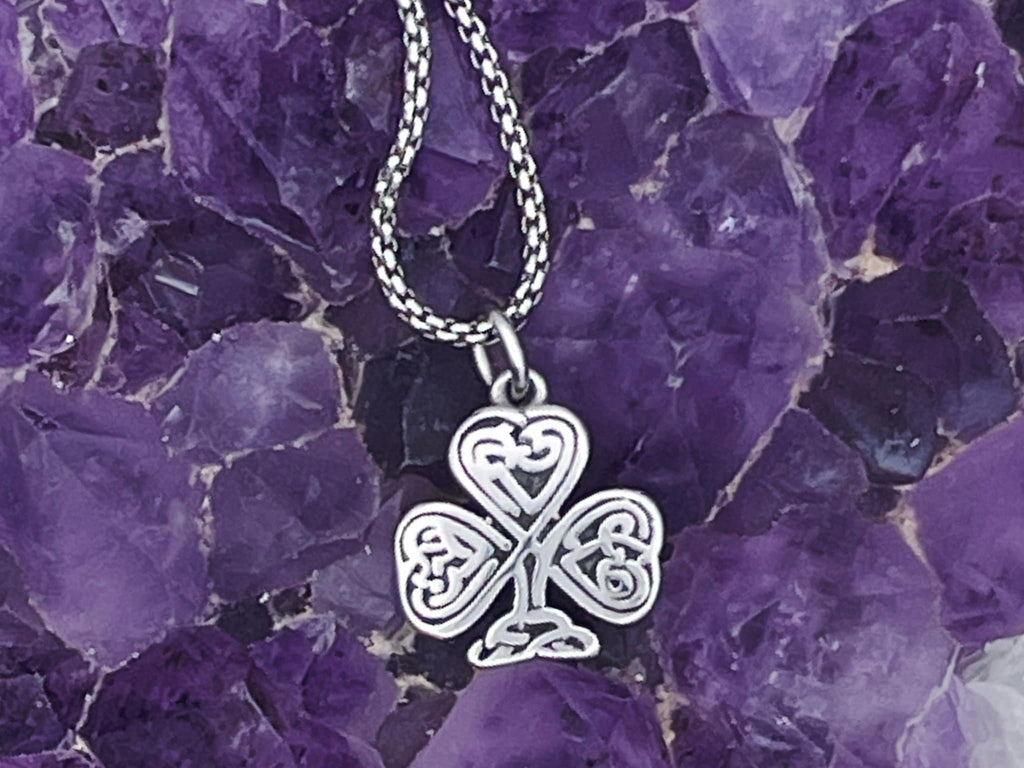 Celtic Knot Shamrock Necklaces (HM136) - Shop Palmers