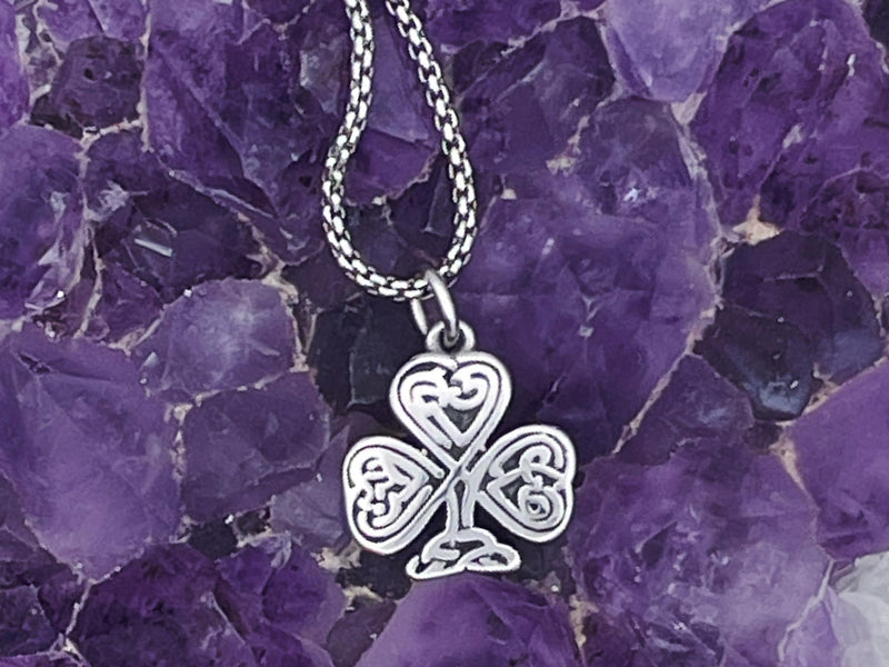 Celtic Knot Shamrock Necklaces (HM136) - Shop Palmers