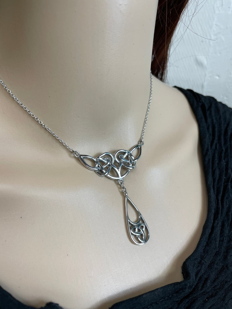 Celtic Trinity Necklace (HM159) Trinity Entanglement - Shop Palmers