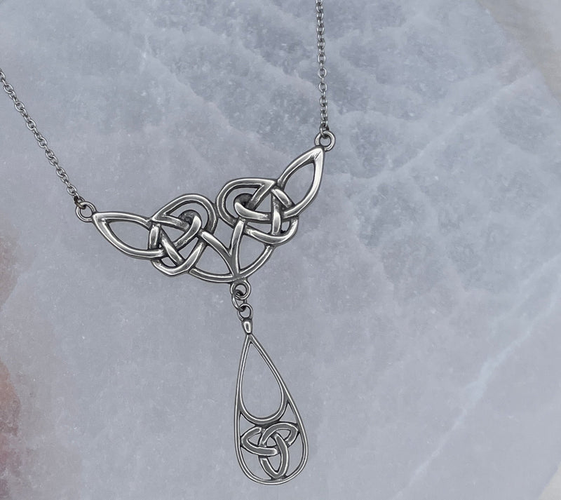 Celtic Trinity Necklace (HM159) Trinity Entanglement - Shop Palmers