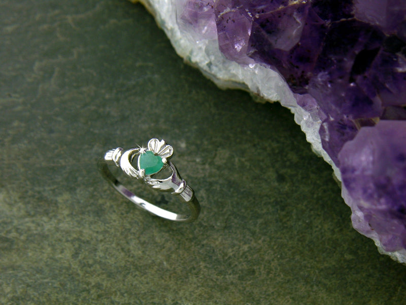 Dainty EMERALD Sterling Silver Claddagh Ring BQ1015 - Shop Palmers