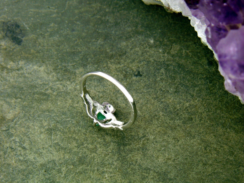 Dainty EMERALD Sterling Silver Claddagh Ring BQ1015 - Shop Palmers