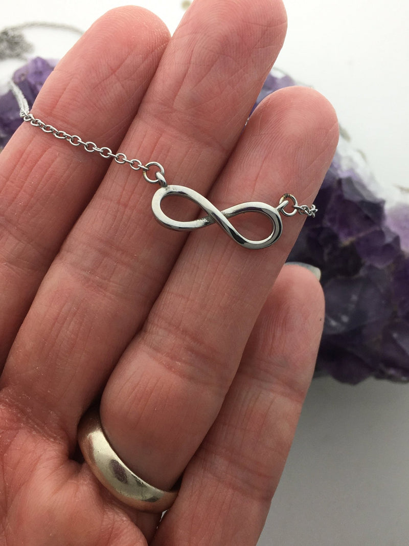 Infinity Knot Necklace (S315)