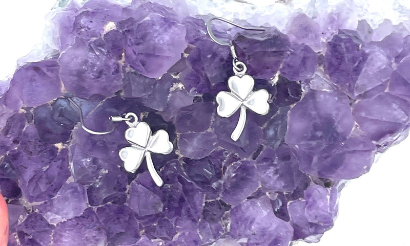 Silver Shamrock dangle Earring (s256)