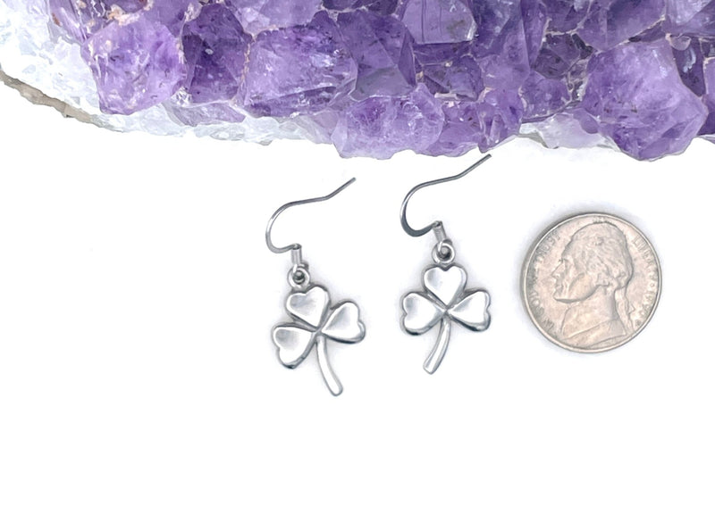 Silver Shamrock dangle Earring (s256)