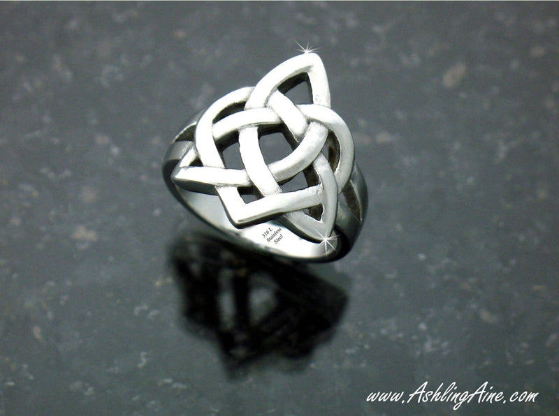 Sister's Knot Celtic Ring, s118