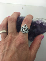 Sister's Knot Celtic Ring, s118