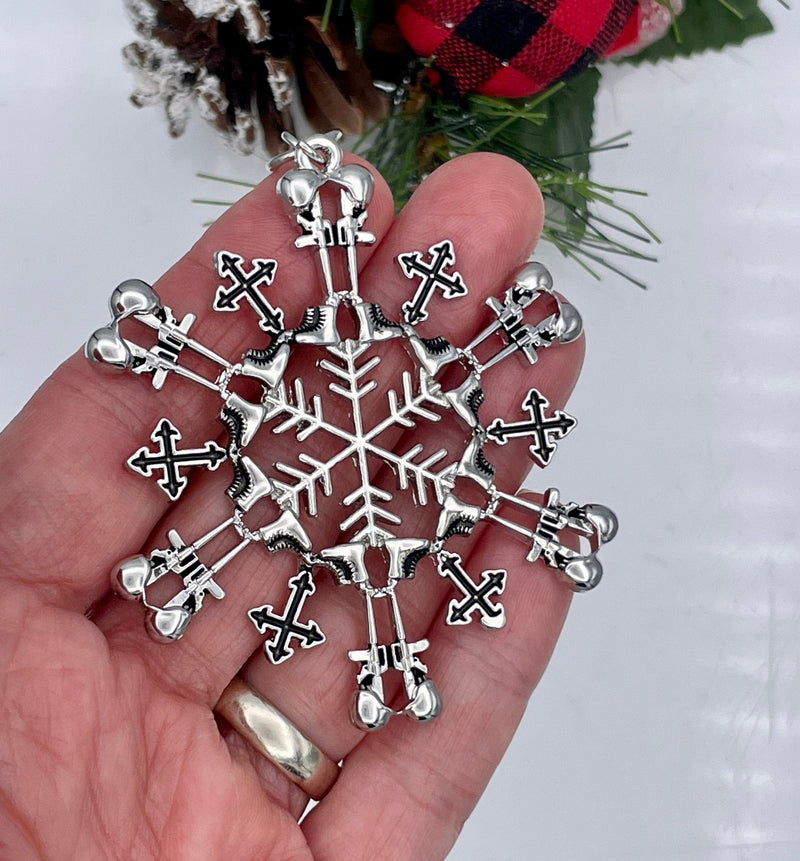 Soldier's Battle Cross Cross Snowwonders™ Snowflake Ornament (JPEW6054)