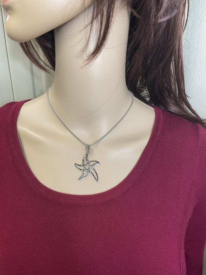 Starfish Love knot Pendant. S370 - Shop Palmers