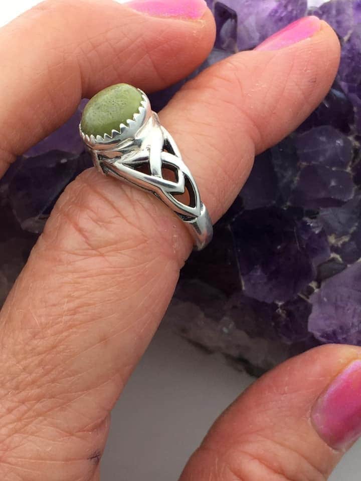 Sterling Silver Trinity Knot Connemara Ireland Stone Ring (HM30)