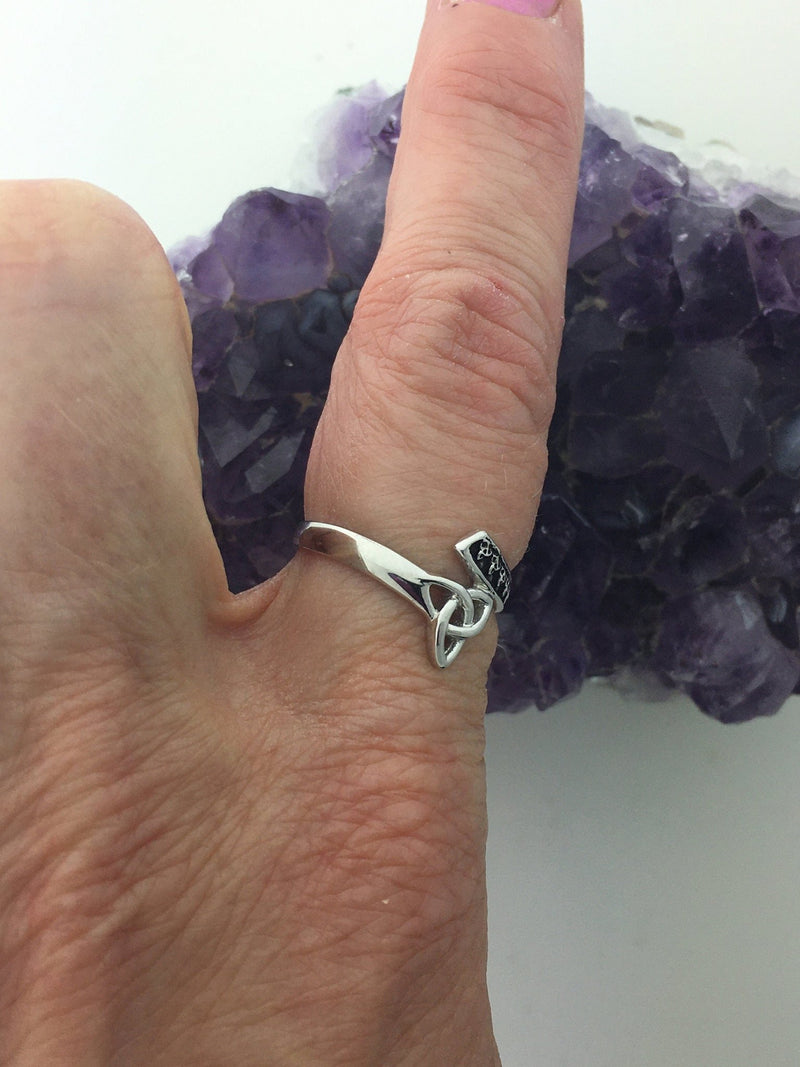 Sterling Silver Trinity Knot Ring (BQ532)