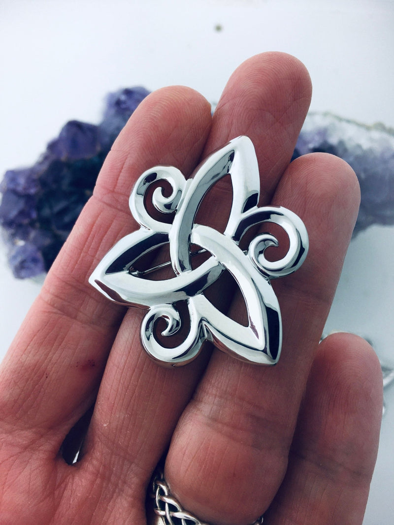 Trinity Pin Ring Three-Dimensional Trinity Triskele Pin (JPEW5993) – Shop Palmers
