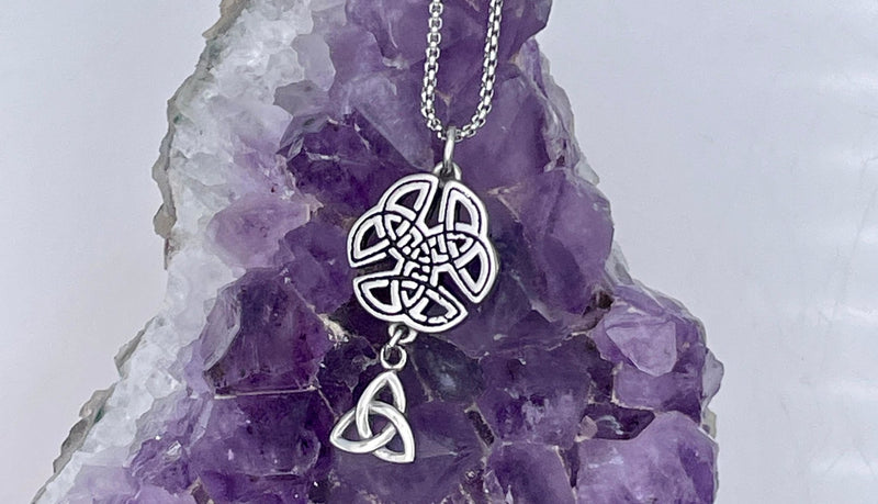Trinity Wings of an Angel Celtic Necklace (Hm133)