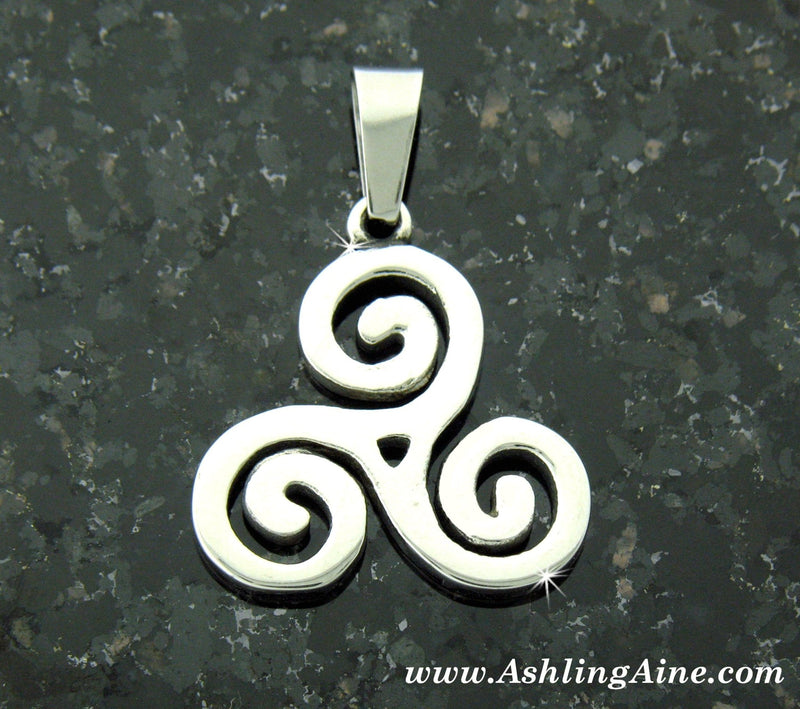 Triskelion Connemara Celtic Pendant, (HM66)