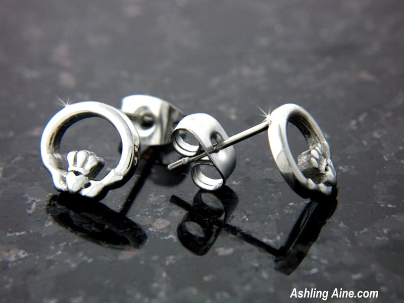 Wee Claddagh Posts Earrings (S88)
